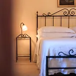 Villa Charming Historic Villa-10 Acres