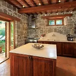 Charming Historic Villa-10 Acres Villa Quadro Vecchio