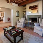 Villa Charming Historic Villa-10 Acres *