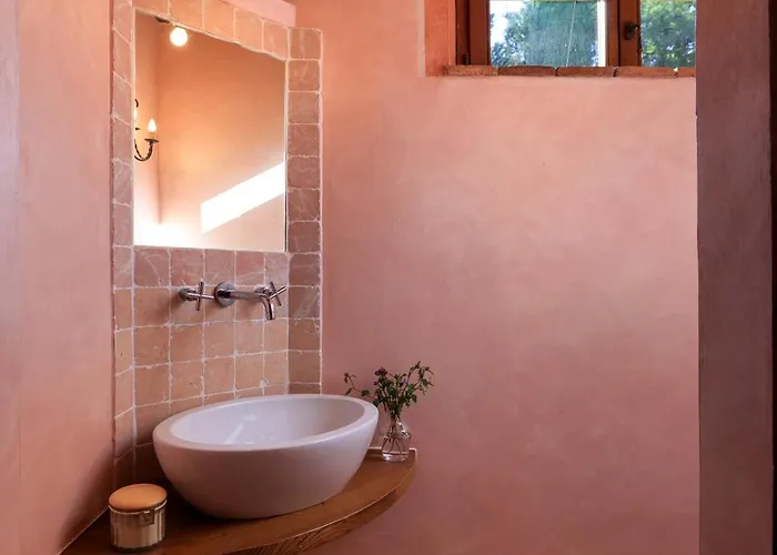 Charming Historic Villa-10 Acres